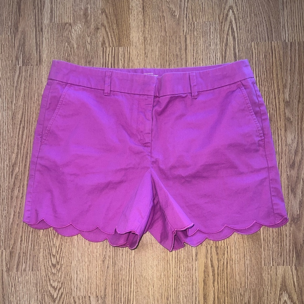 LOFT Scalloped Shorts